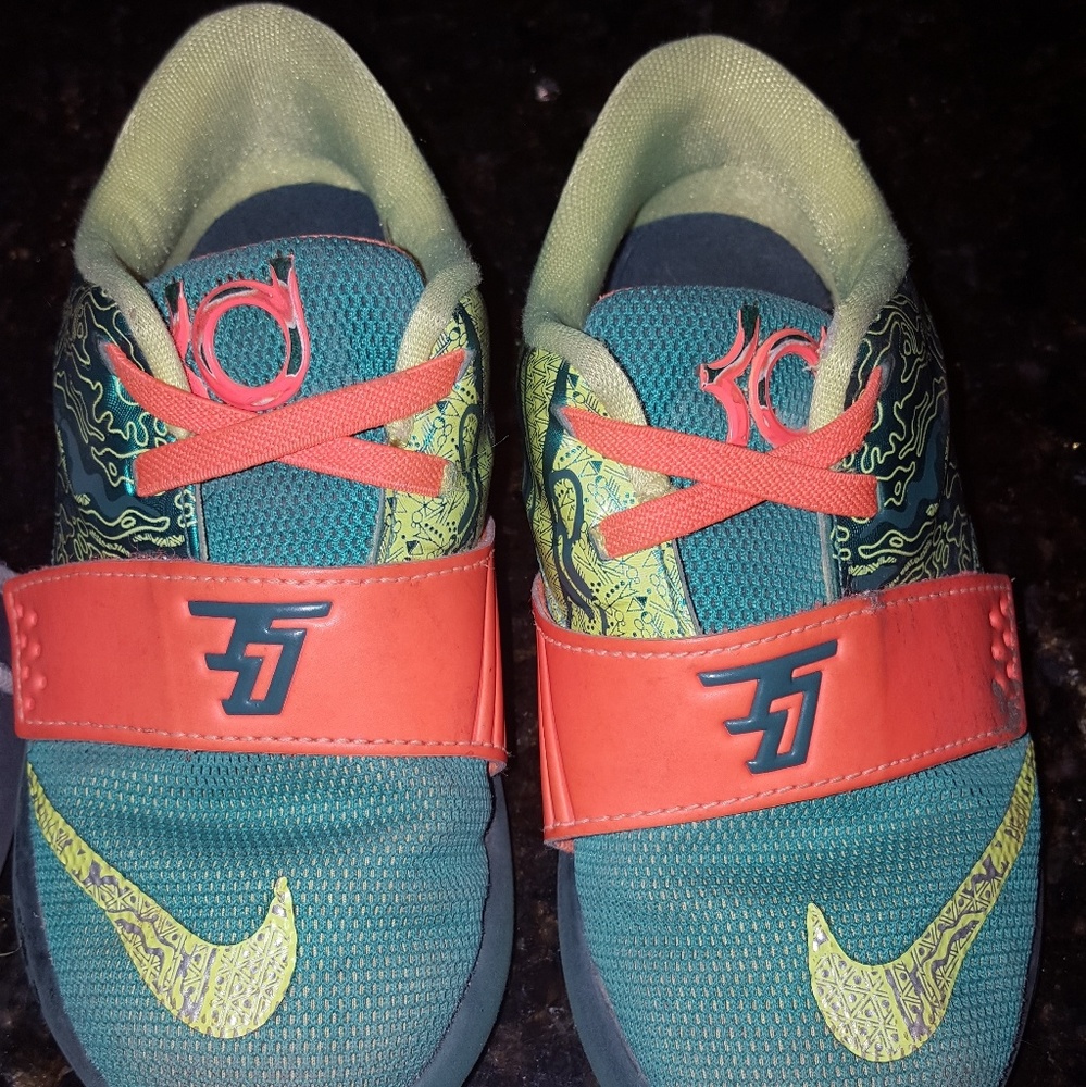 Toddler KD shoes 9c
